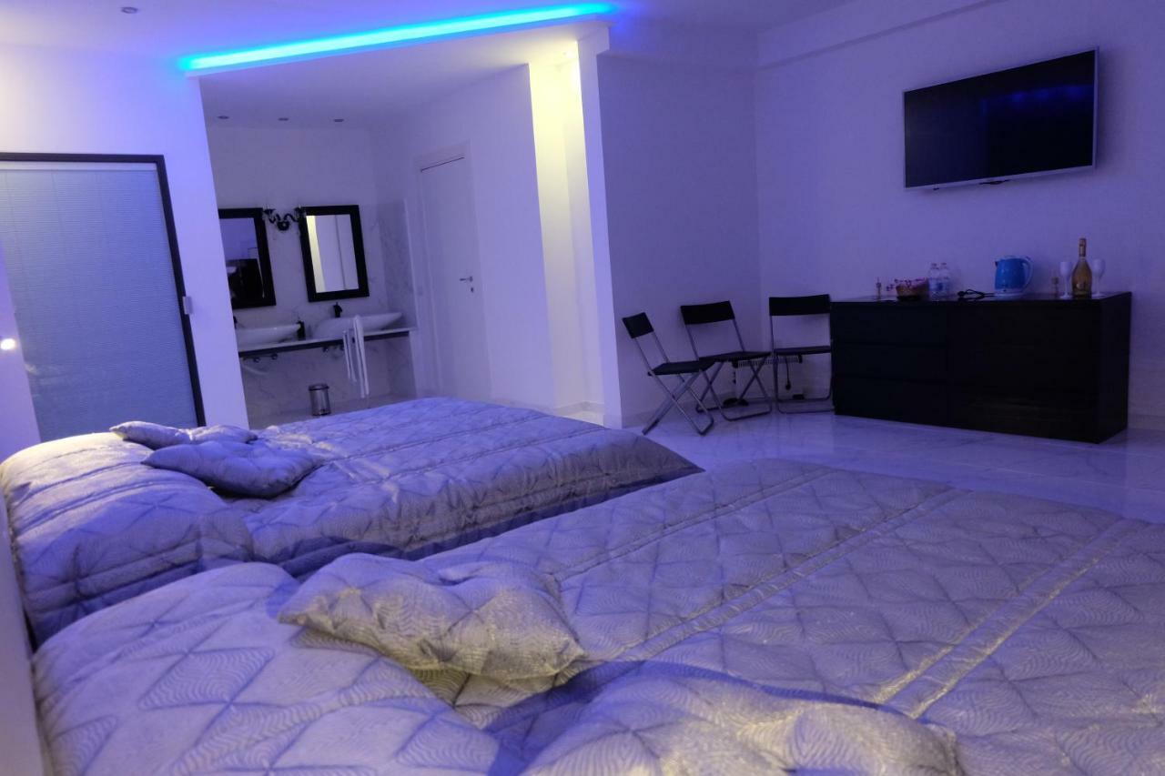 White Room Idromassaggio Su Richiesta Neapel Exterior foto